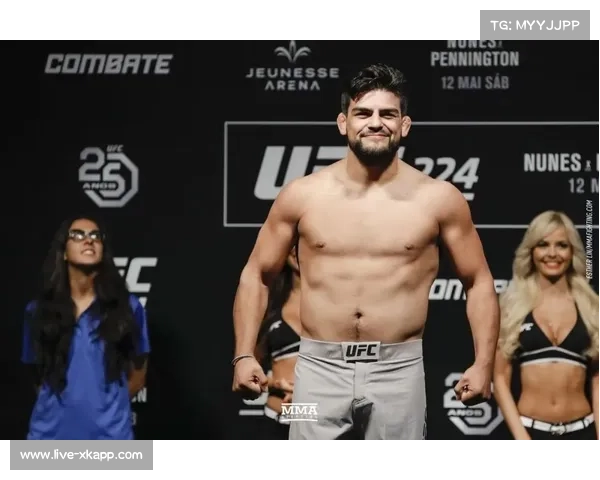 瓦尔特·沃克连胜四场凭足跟勾降服萨瑟兰彰显绝佳技艺 瓦尔特·沃克连胜四场凭足跟勾降服萨瑟兰彰显绝佳技艺